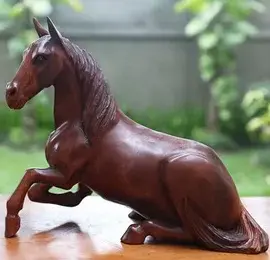 Деревянная фигурка ручной работы "Лошадь"