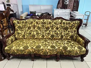 Резной диван трехместный FS09-3R