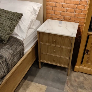 Тумба прикроватная Highgrove  купить в интернет магазине Мебельный Салон. Звоните +7 495 743 46 14