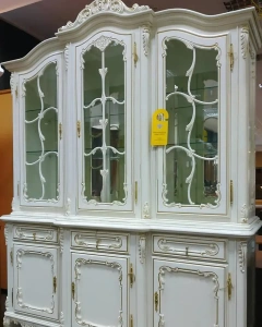 Витрина 3х дверная "Клеопатра" Слоновая кость 401 купить в интернет магазине Мебельный Салон. Звоните +7 495 743 46 14
