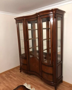Витрина 3х дверная "Фирензе" Орех 813 купить в интернет магазине Мебельный Салон. Звоните +7 495 743 46 14