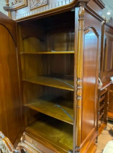 Шкаф платяной с полками МИГ908 купить в интернет магазине Мебельный Салон. Звоните +7 495 743 46 14