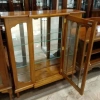 Витрина из массива красного дерева МИГ902 DCA06-M купить в интернет магазине Мебельный Салон. Звоните +7 495 743 46 14